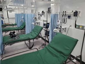  Photo Texas Emergency Covid Mobile Icu Facility Inside Side View Of Green Beds Installed