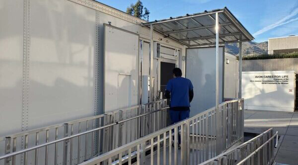 Photo La County Mobile Compounding Pharmacy Outside Man On Ramp